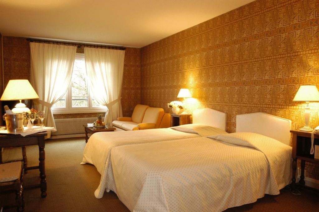 Hostellerie La Huchette Replonges Rom bilde